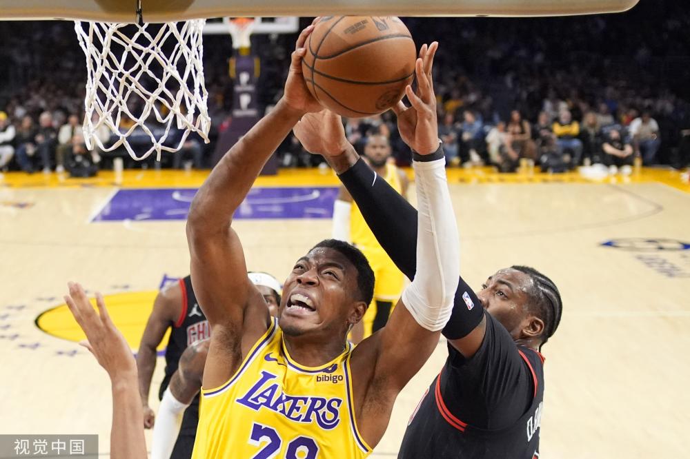 并凭借自己 并凭借自己