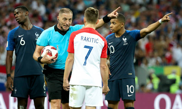 随着比赛的 随着比赛的